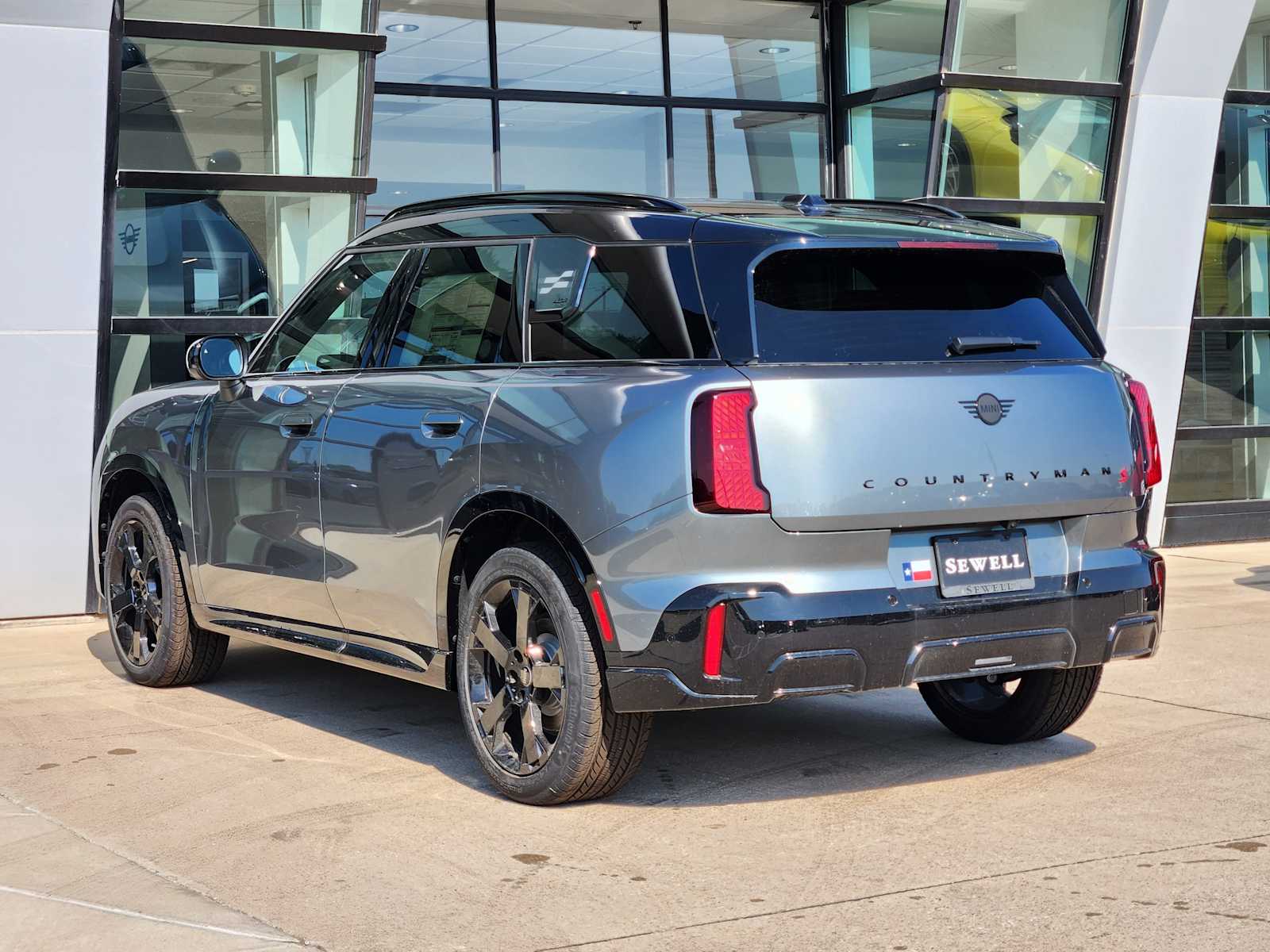 2027 MINI Cooper Countryman S Image 2 of 7