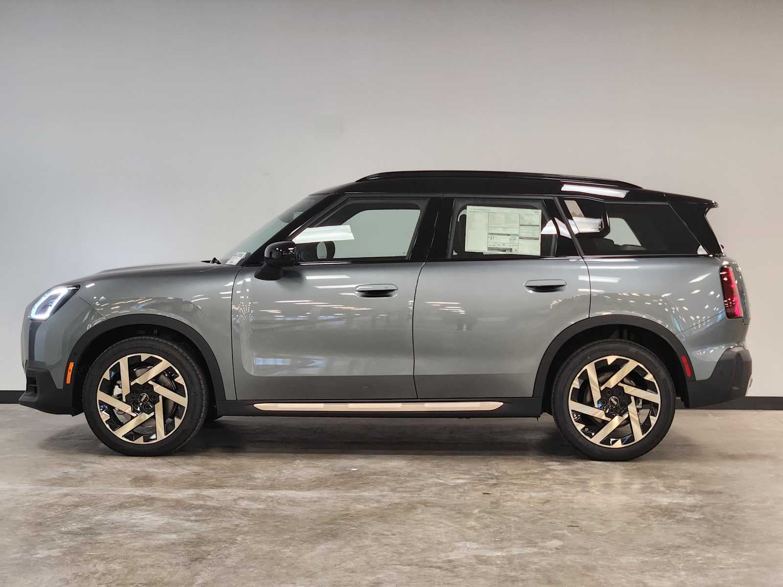 2027 MINI Cooper Countryman S Image 3 of 7