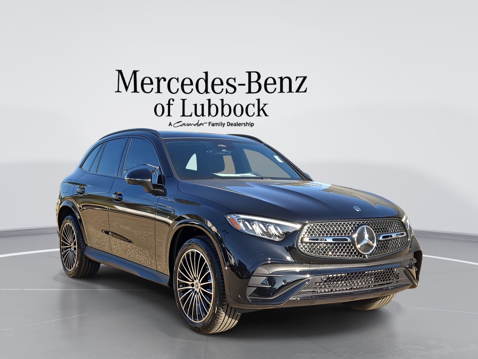 2027 Mercedes-Benz GLC 300 Image 3 of 22