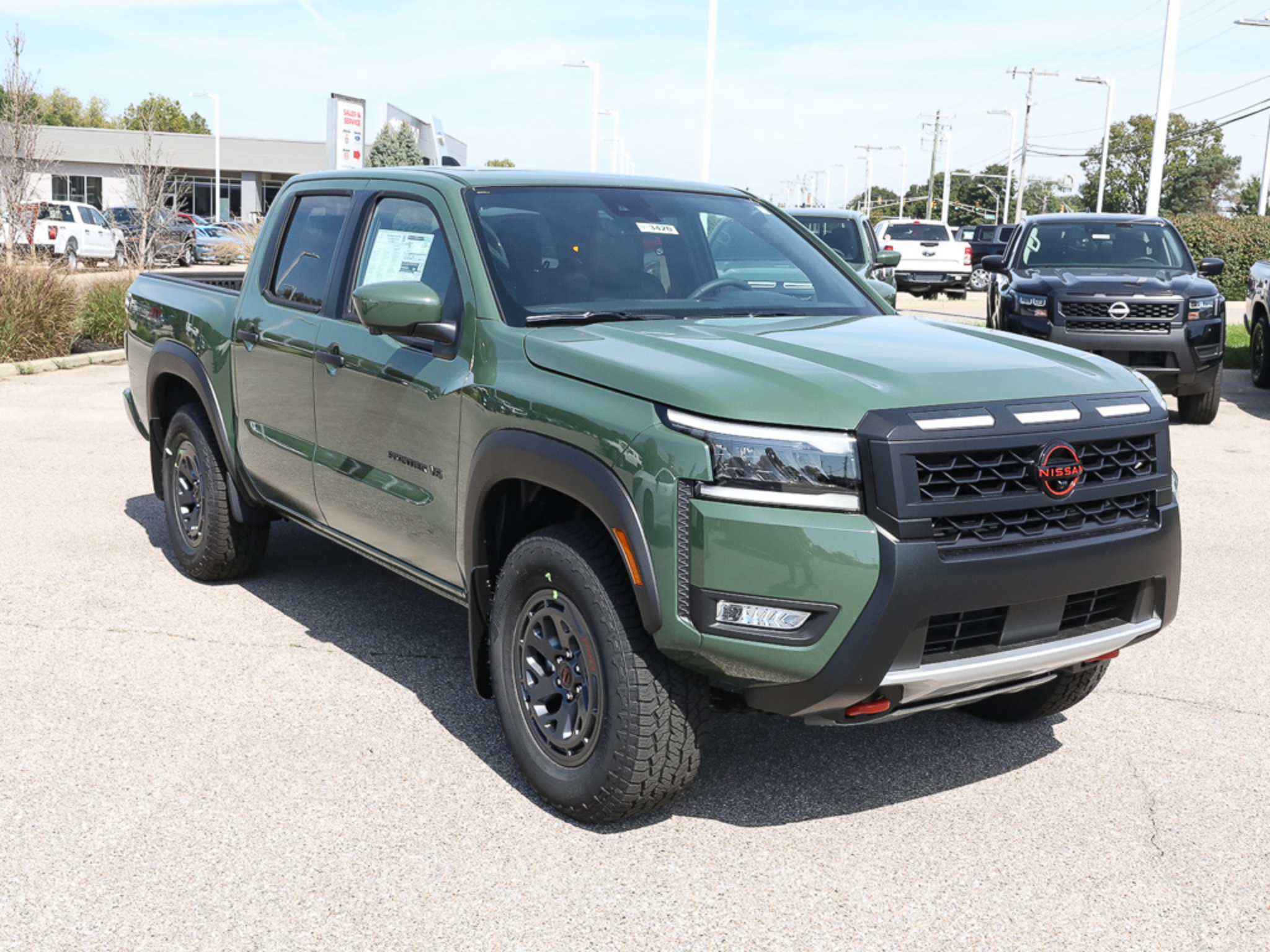 2027 Nissan Frontier PRO-4X Image 3 of 11