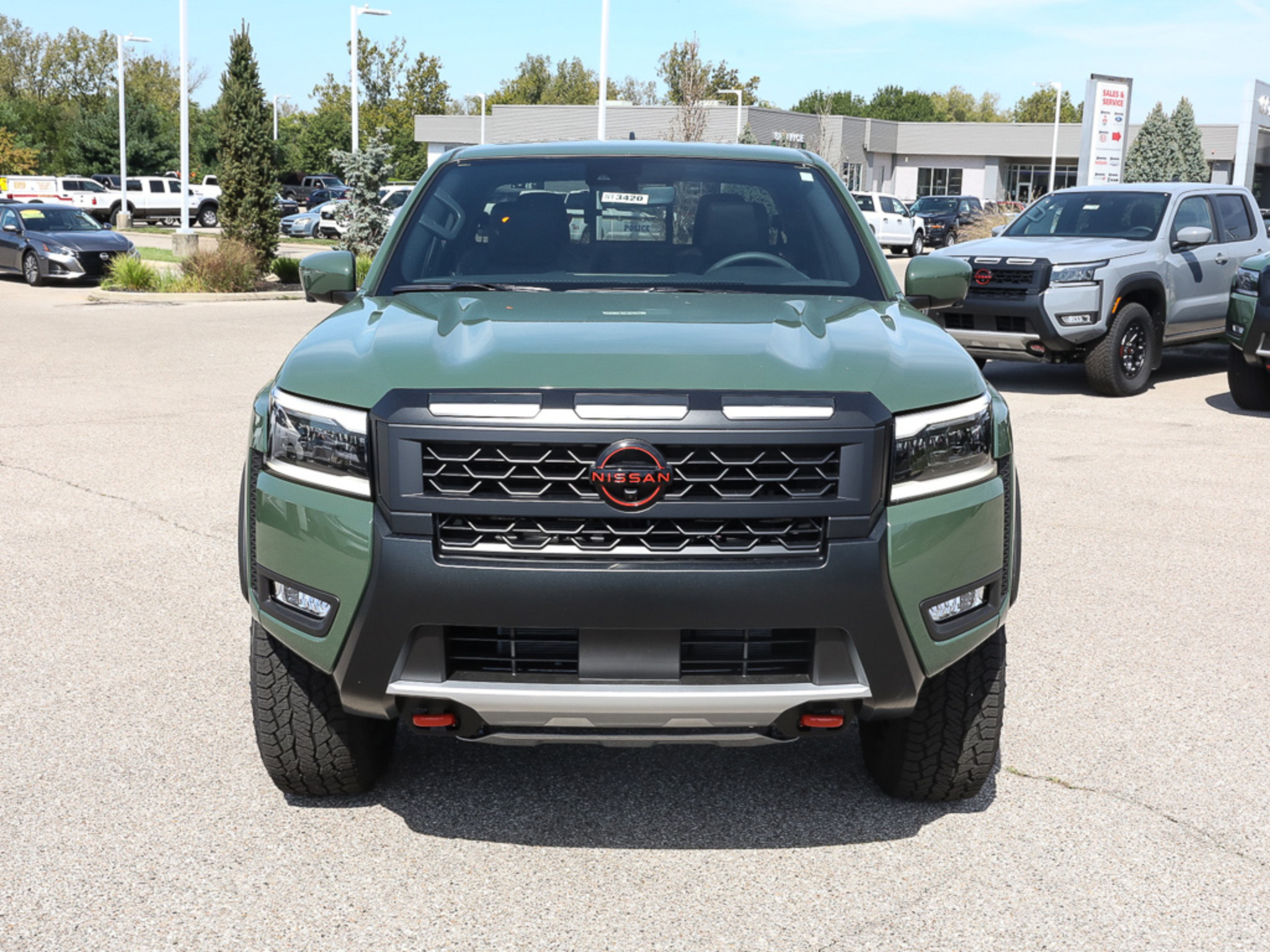 2027 Nissan Frontier PRO-4X Image 2 of 11