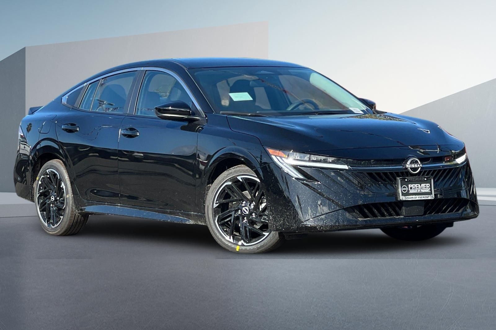 2027 Nissan Sentra SR Image 2 of 34