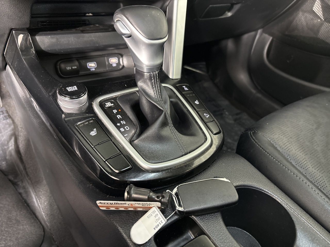 Vehicle image 17 of 34