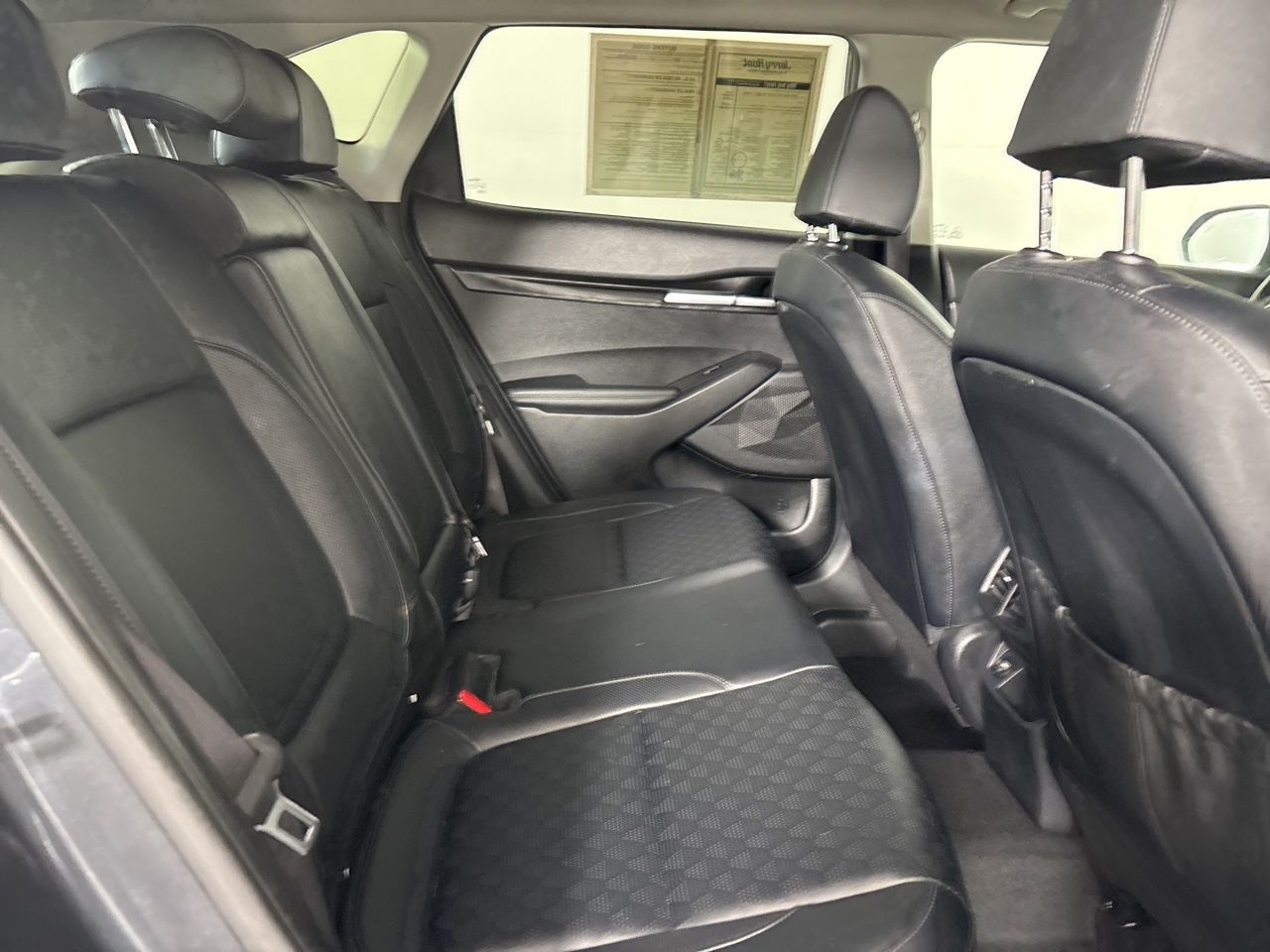 Vehicle image 25 of 34