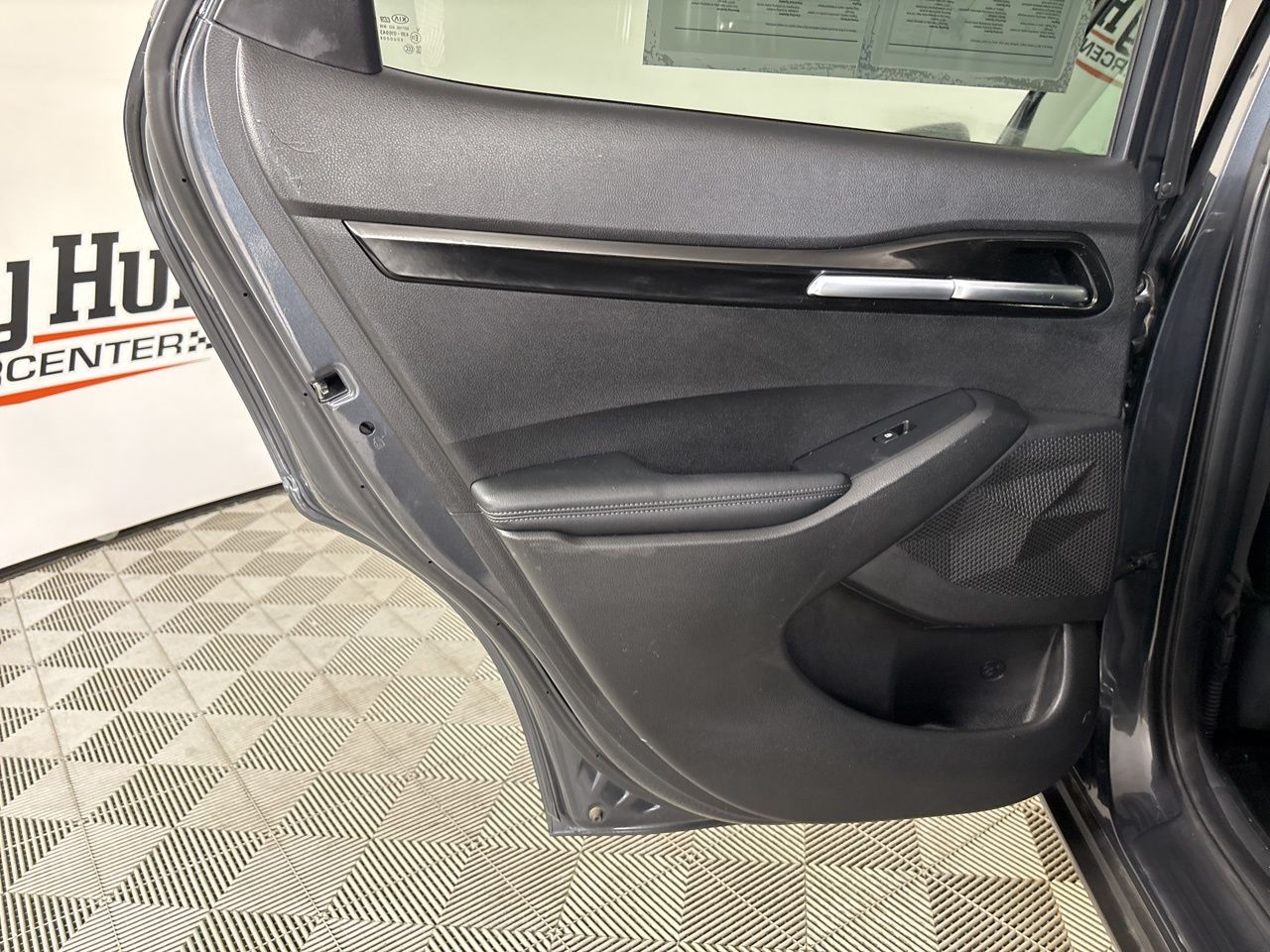 Vehicle image 20 of 34