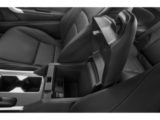 Vehicle image 7 of 12