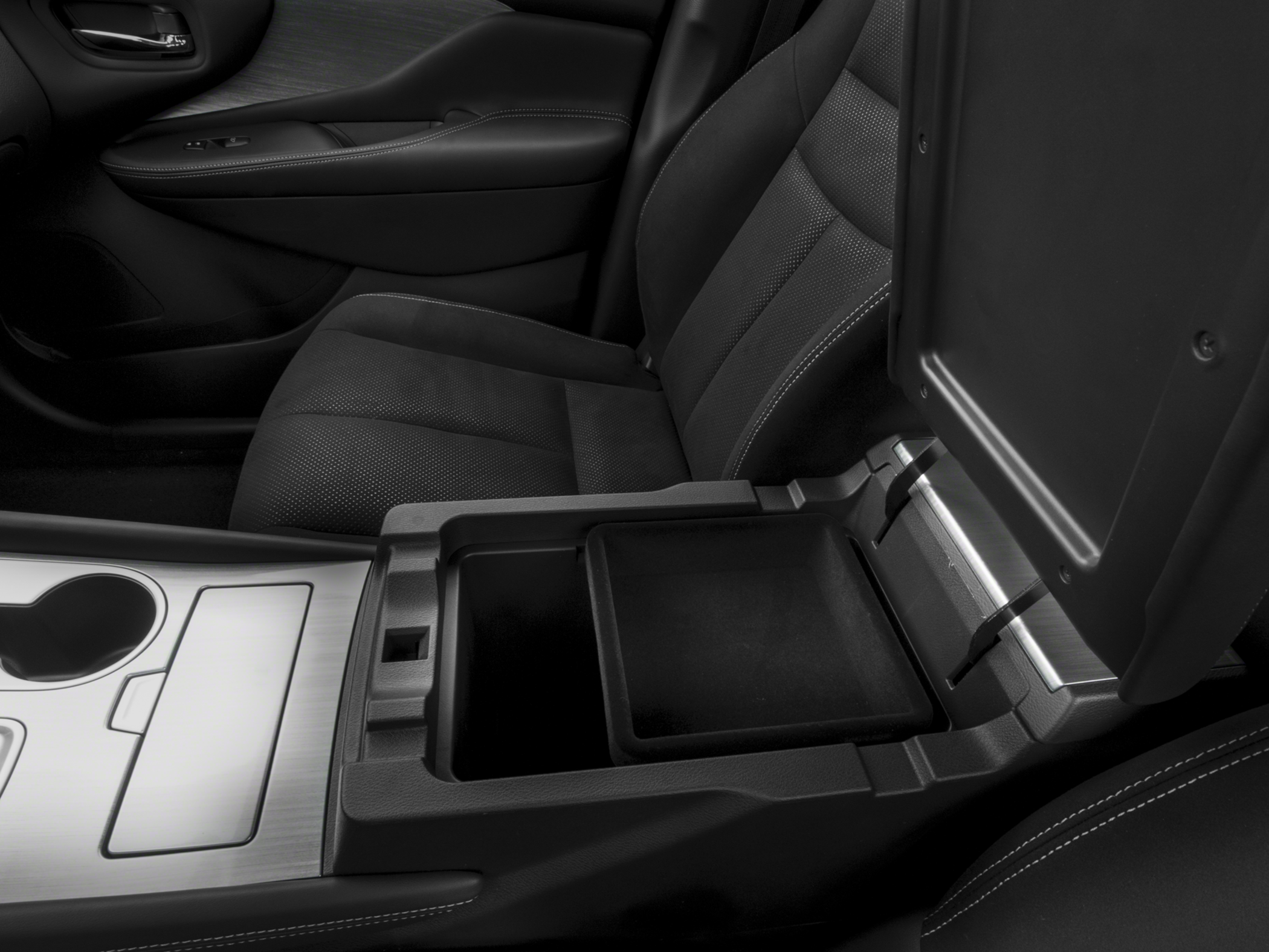 Vehicle image 7 of 12