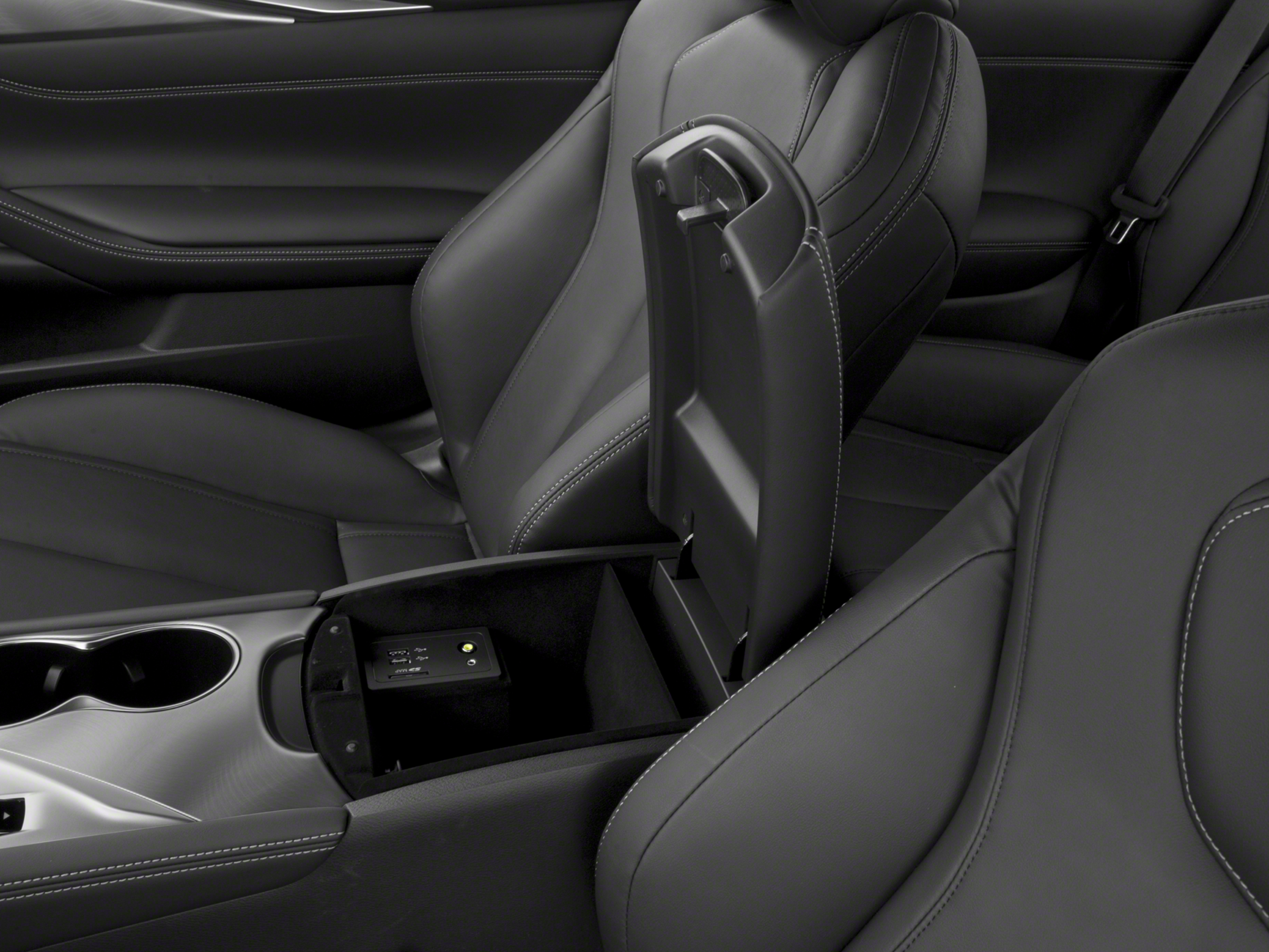2017 INFINITI Q60 2.0T Premium Image 7 of 12