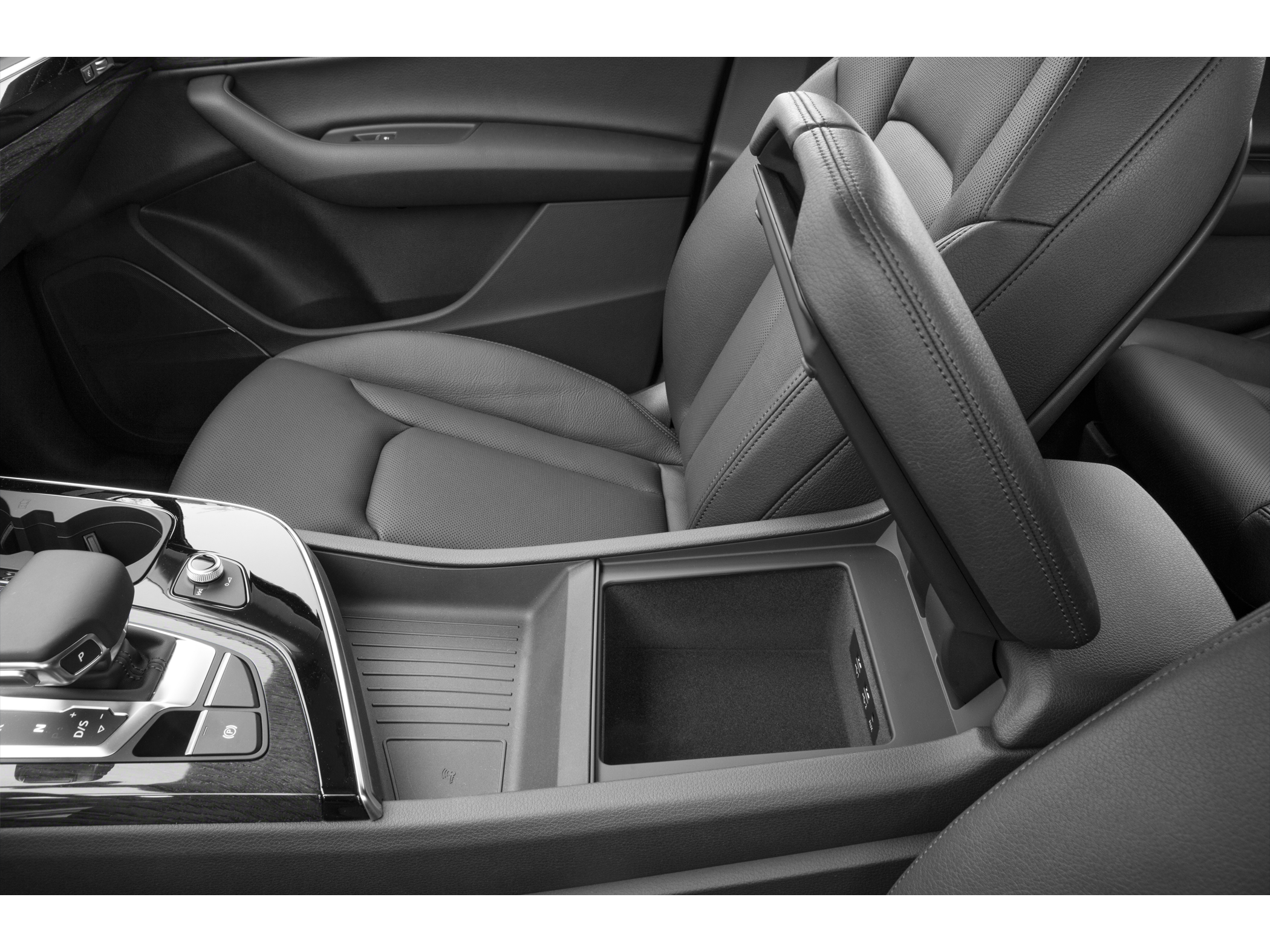 Vehicle image 7 of 12