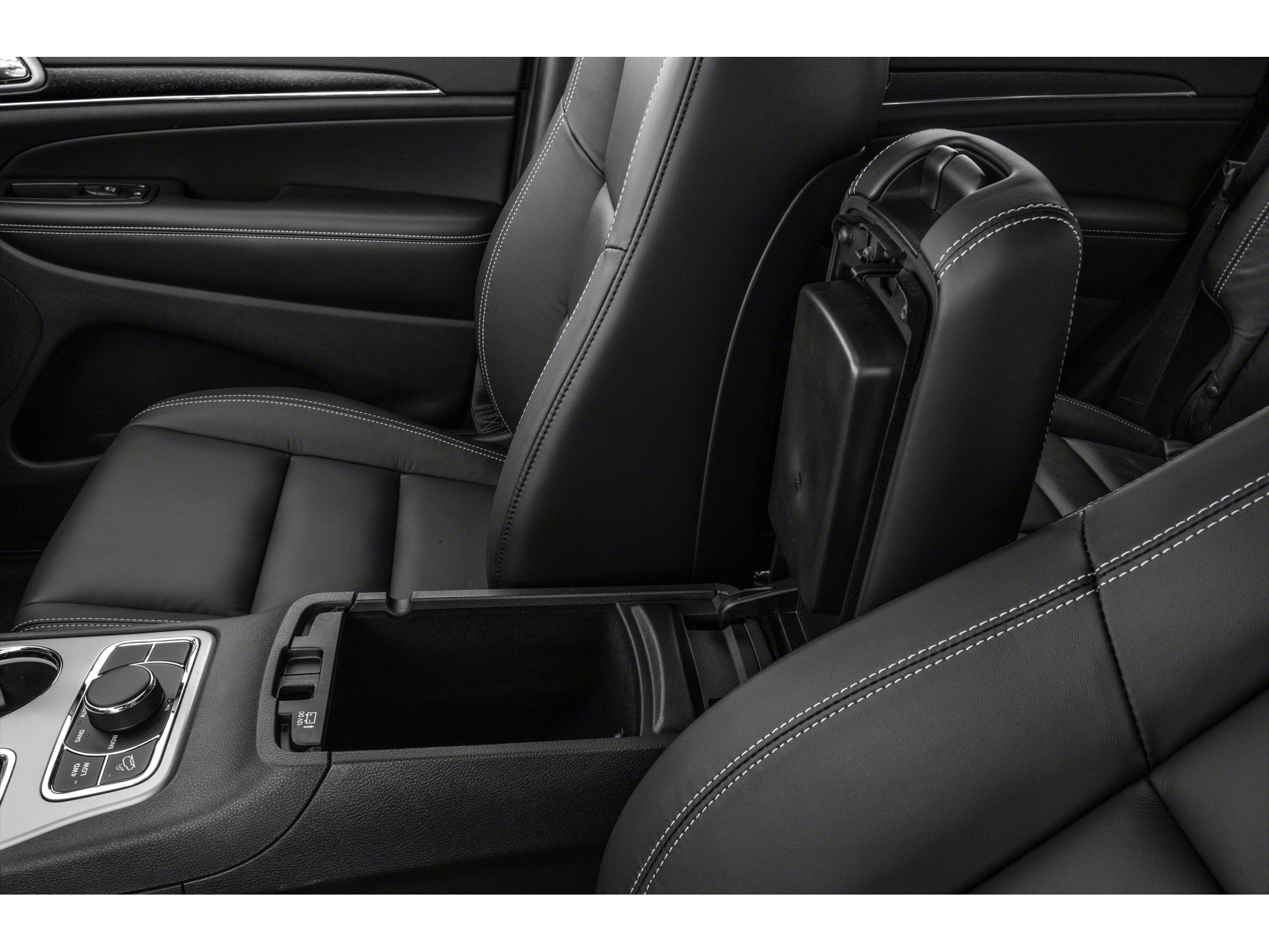 Vehicle image 7 of 12