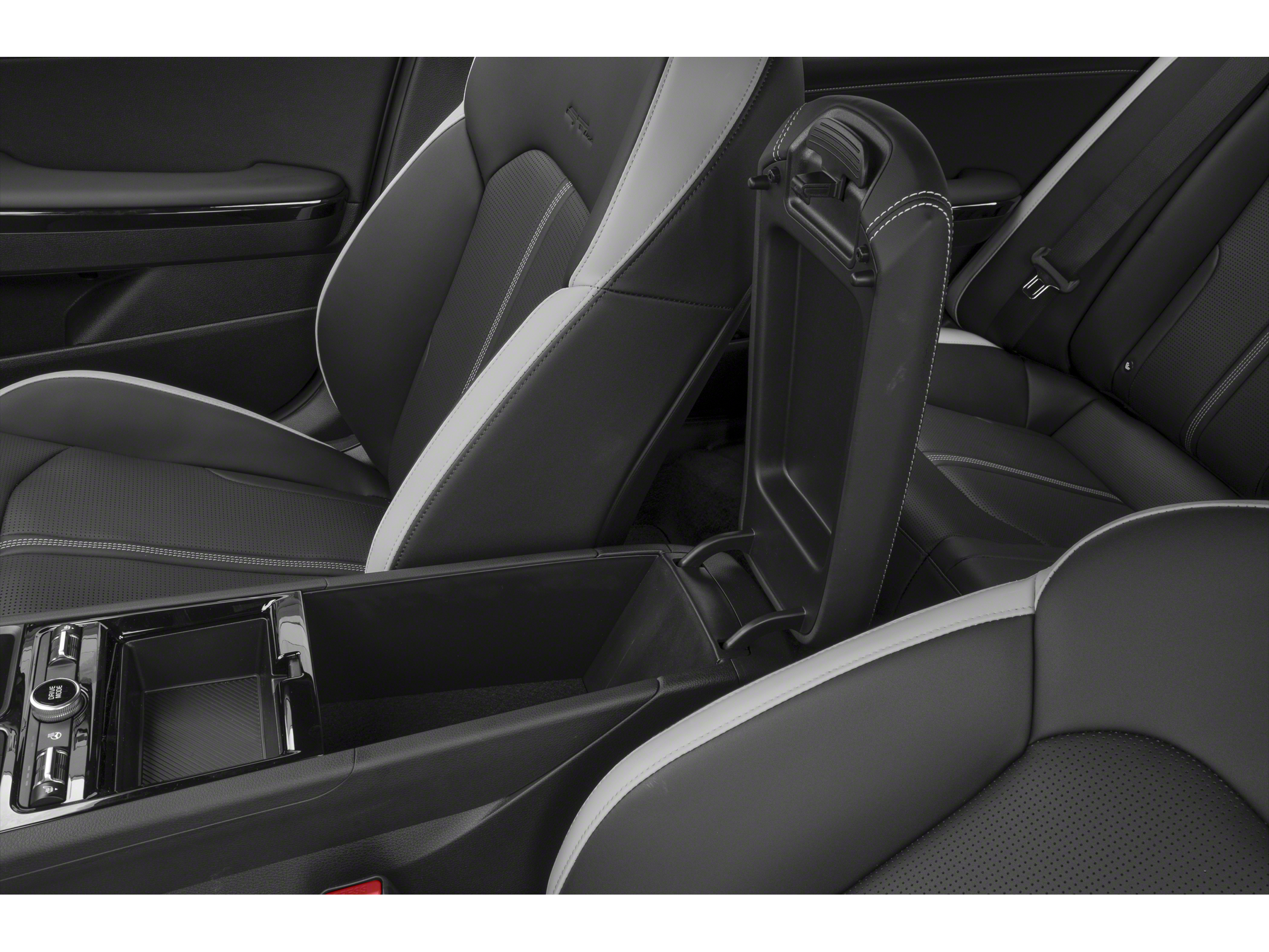 2026 Kia K5 GT-Line Image 7 of 11