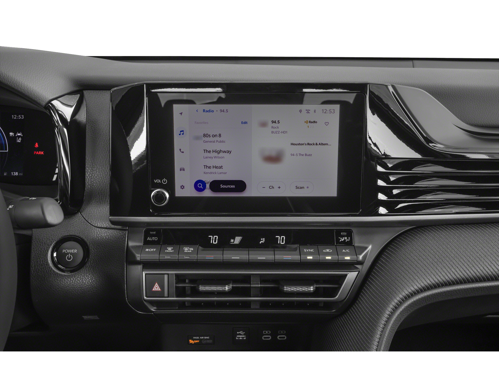 2026 Toyota Camry SE Image 5 of 11