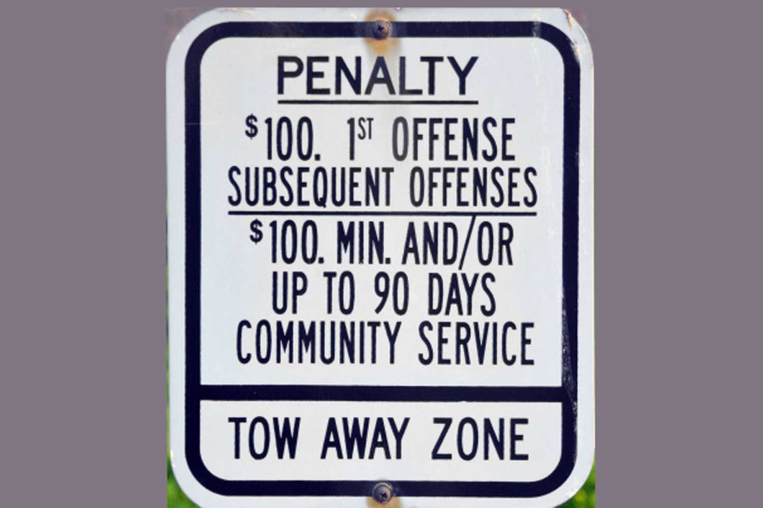 Car tow regulations sign post