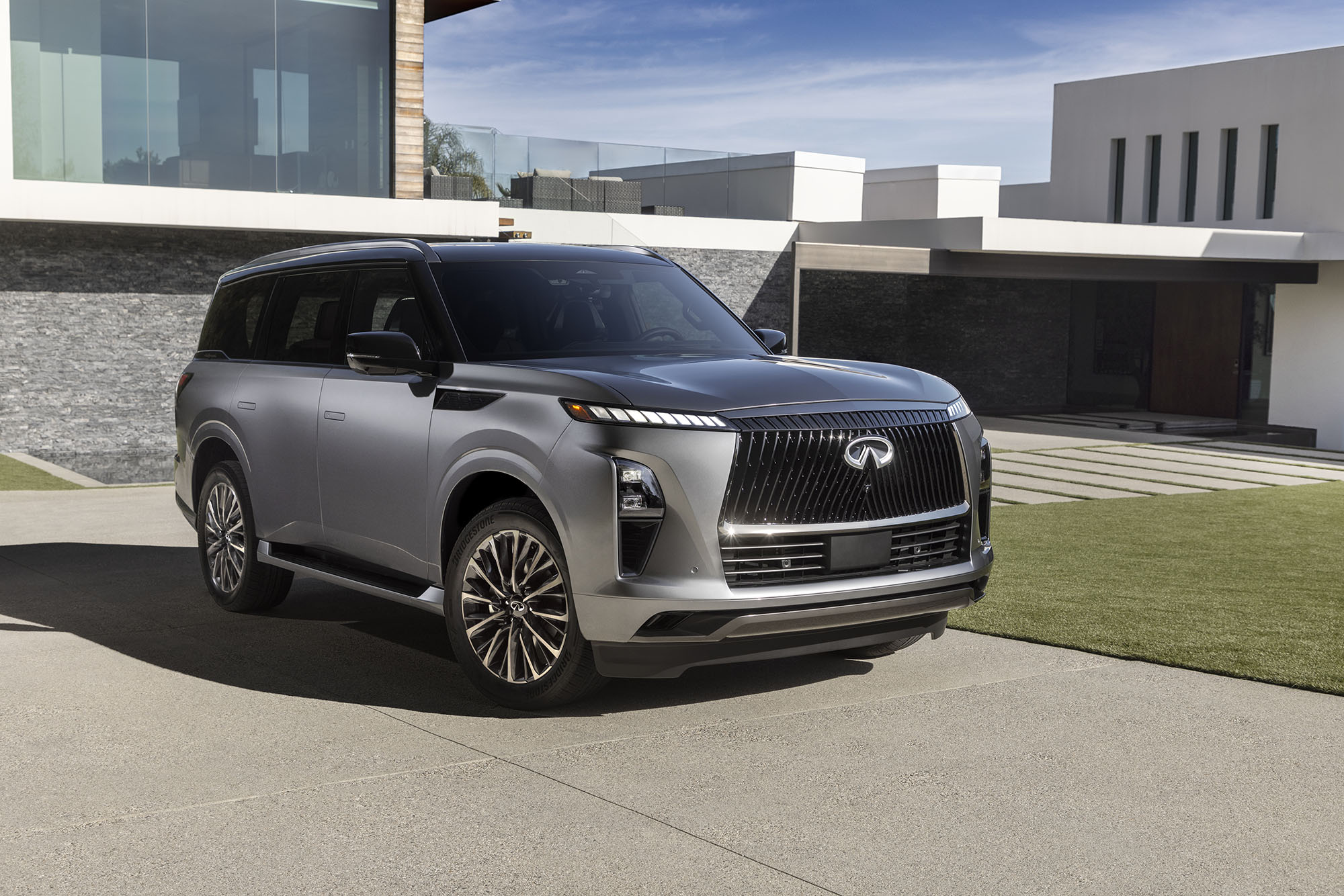 2025 Infiniti QX80 in gray, front