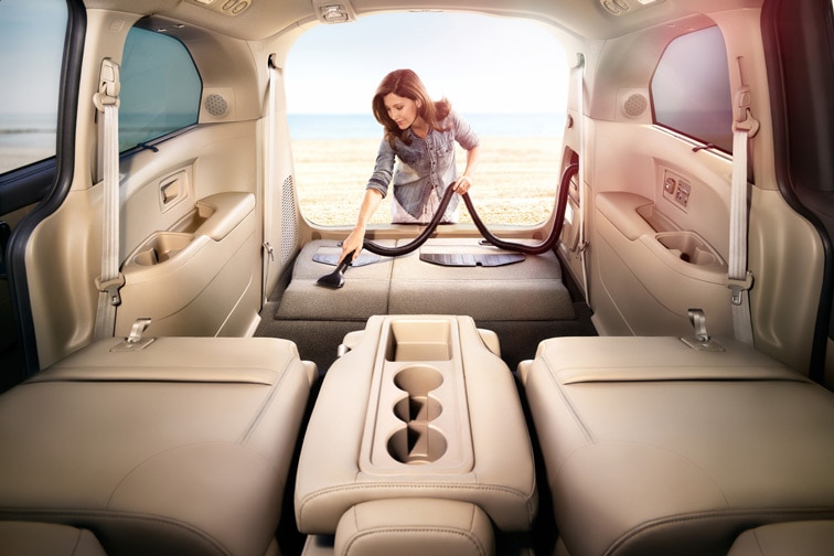 2019 Honda Odyssey features an onboard vacuum.