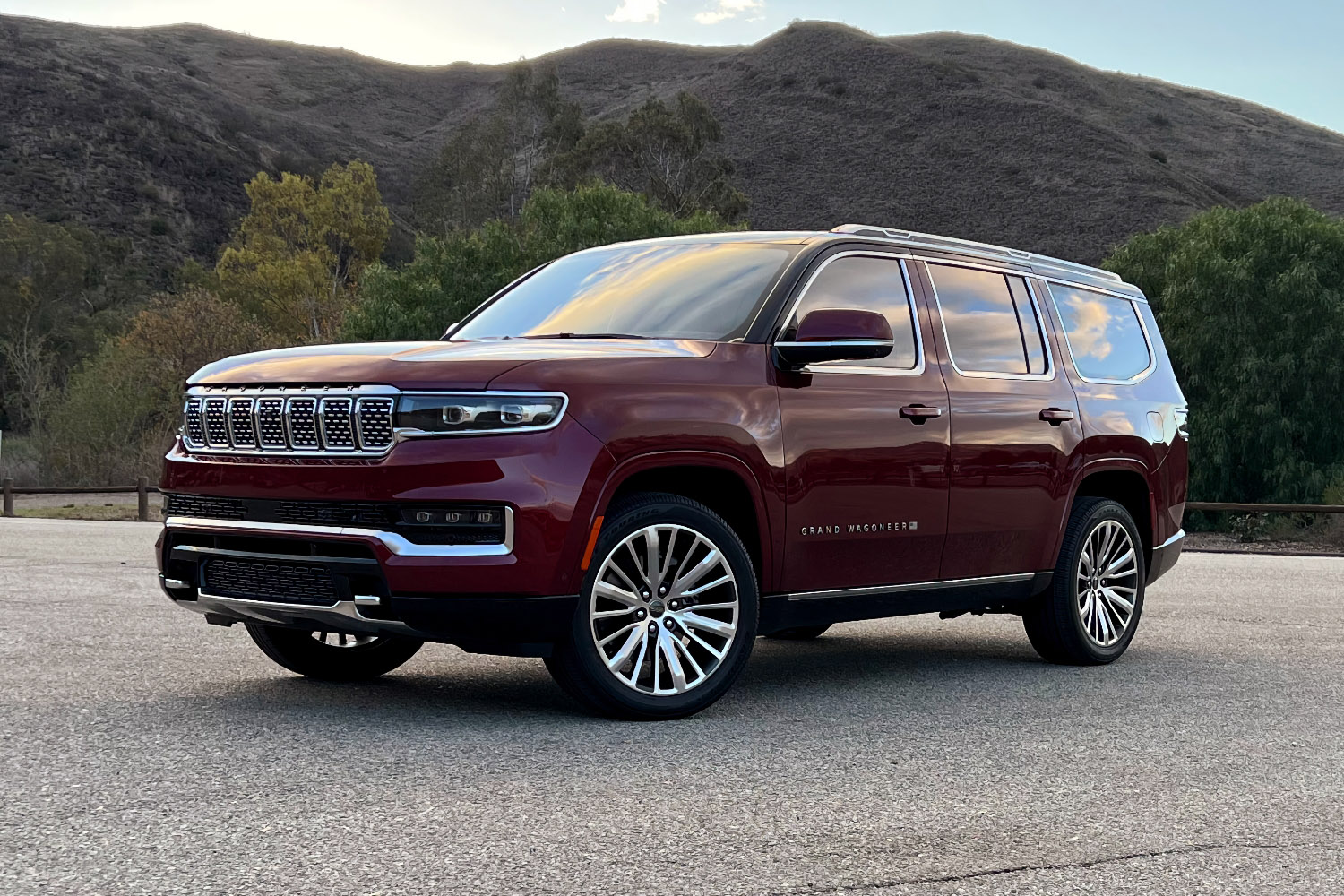 2022 Jeep Grand Wagoneer Red Front Quarter View Left