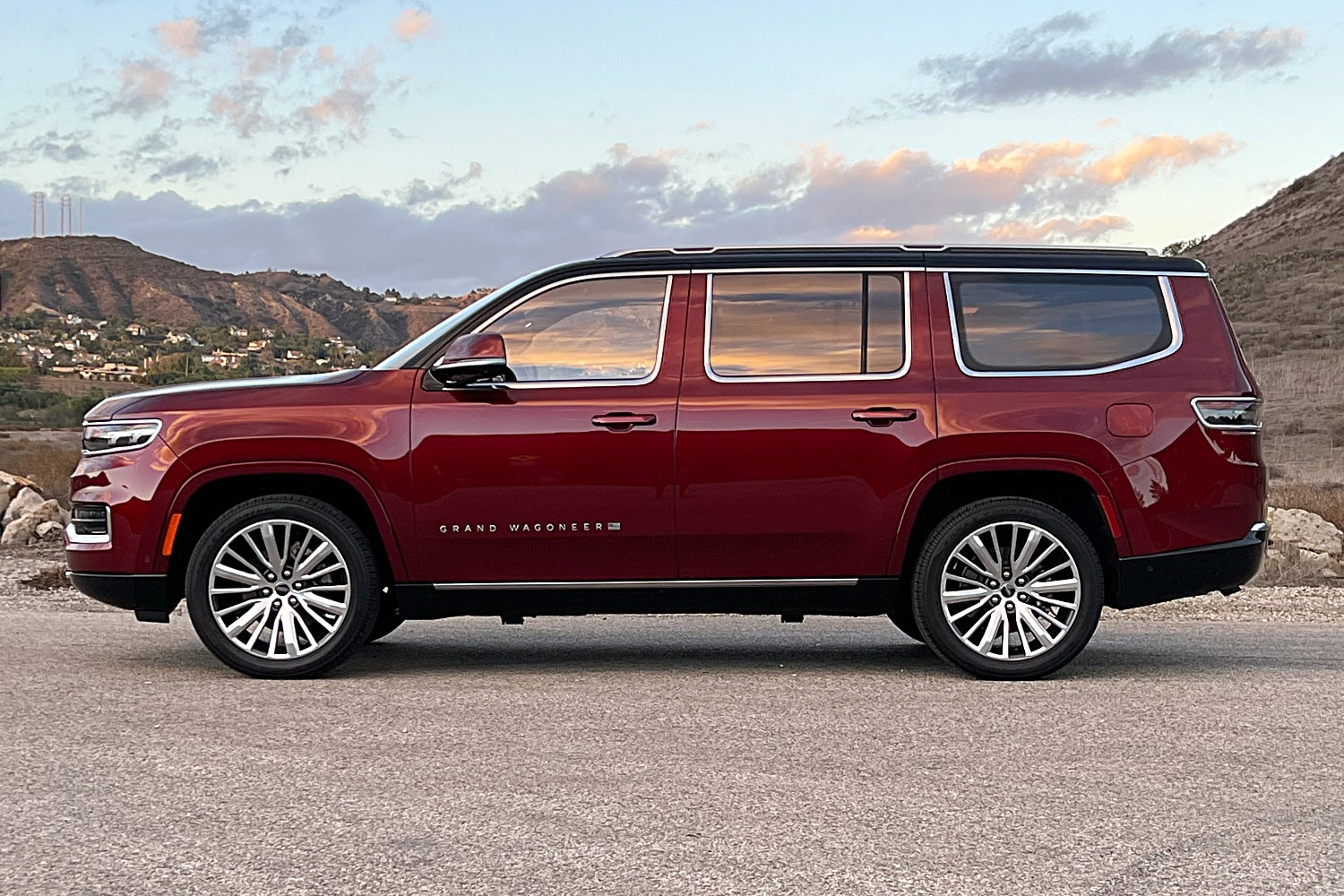 2022 Jeep Grand Wagoneer Red Side View