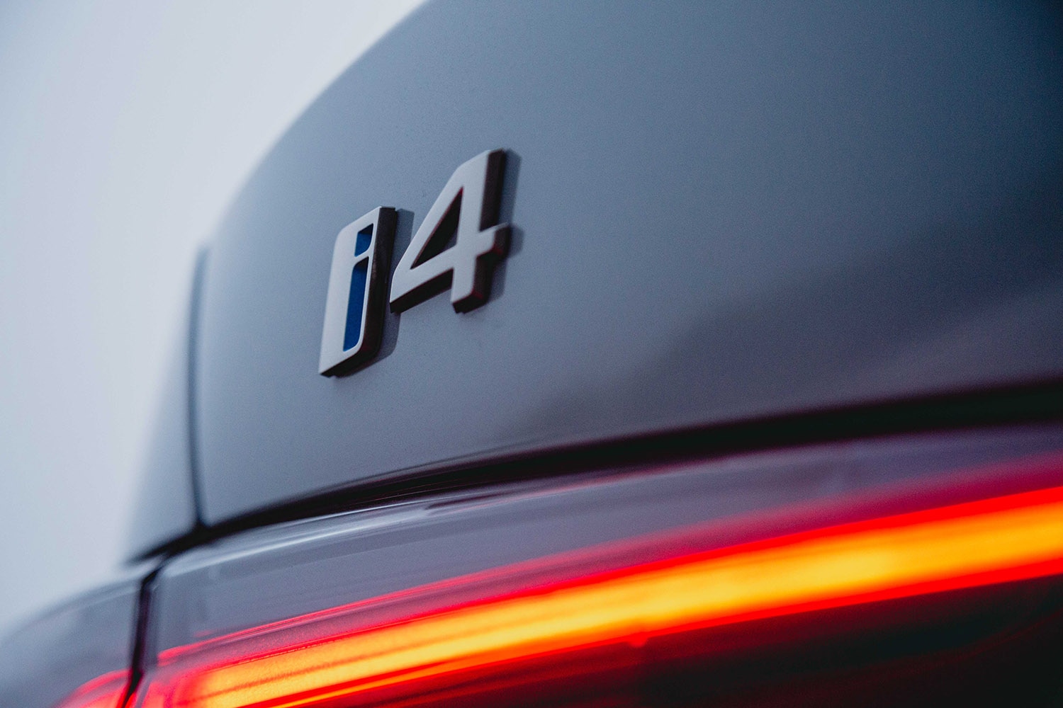 2022 BMW i4 badge, logo
