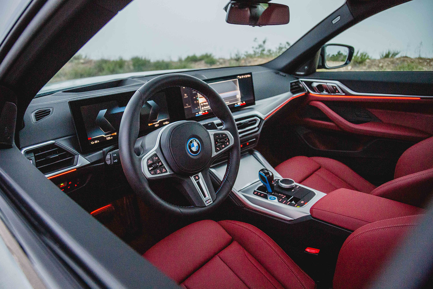 2022 BMW i4 M50 interior, ambient lighting