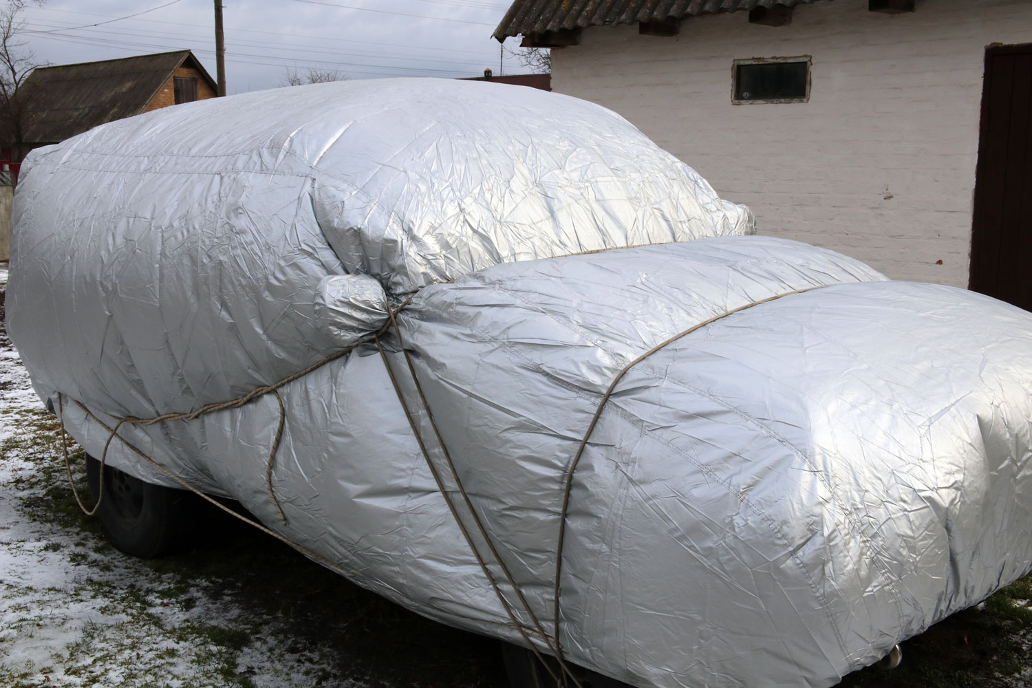 Inflatable car cover