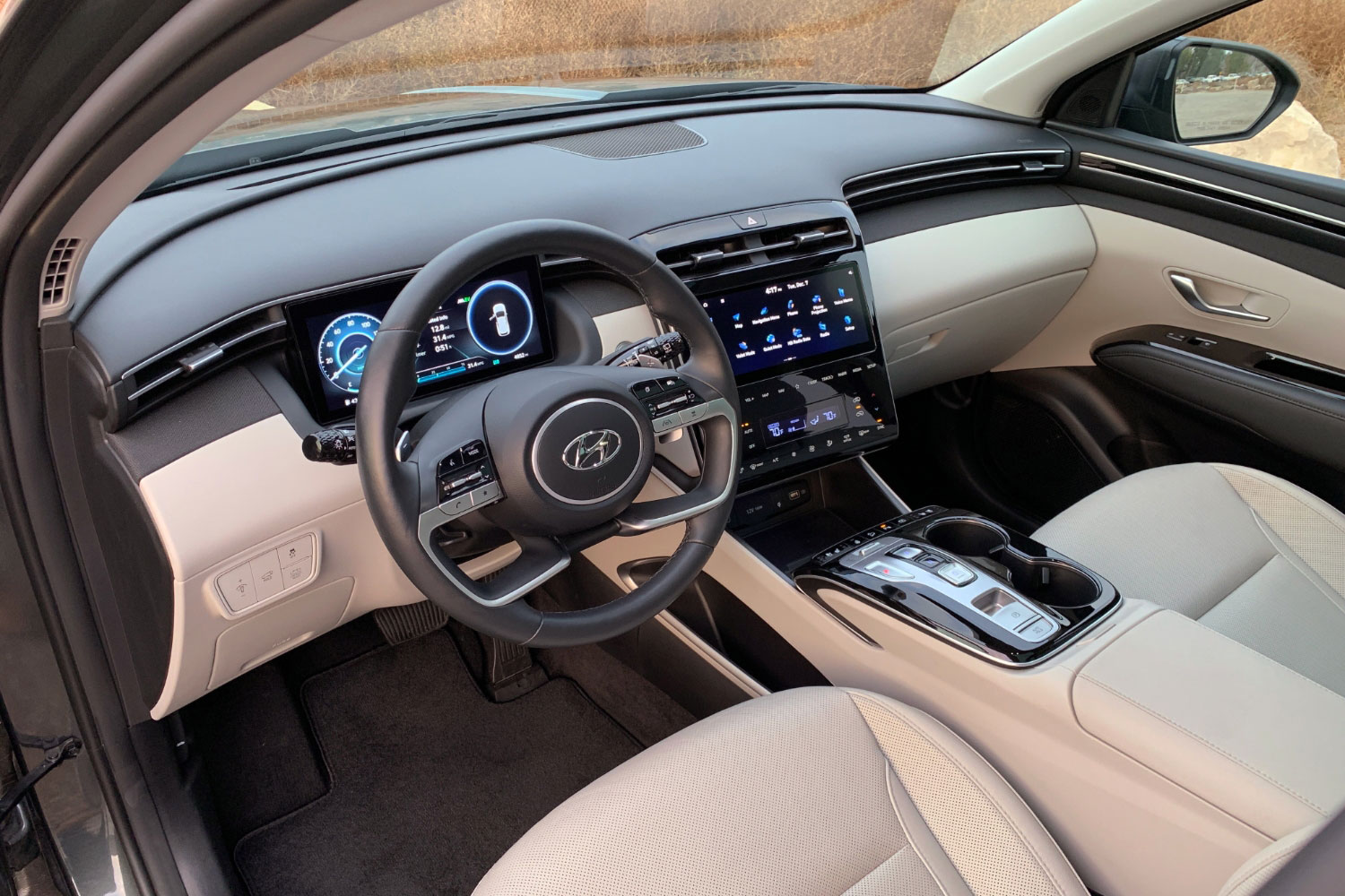 2022 Hyundai Tucson Hybrid Limited Interior Dashboard