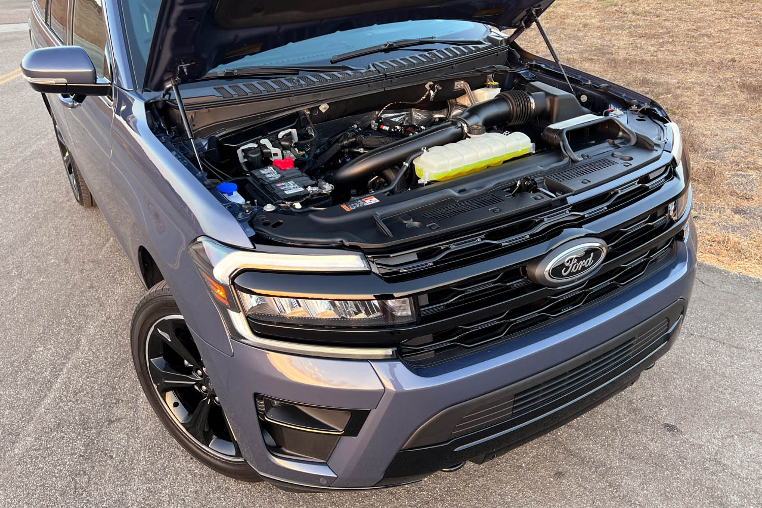 2022 Ford Expedition twin-turbo EcoBoost V6 engine