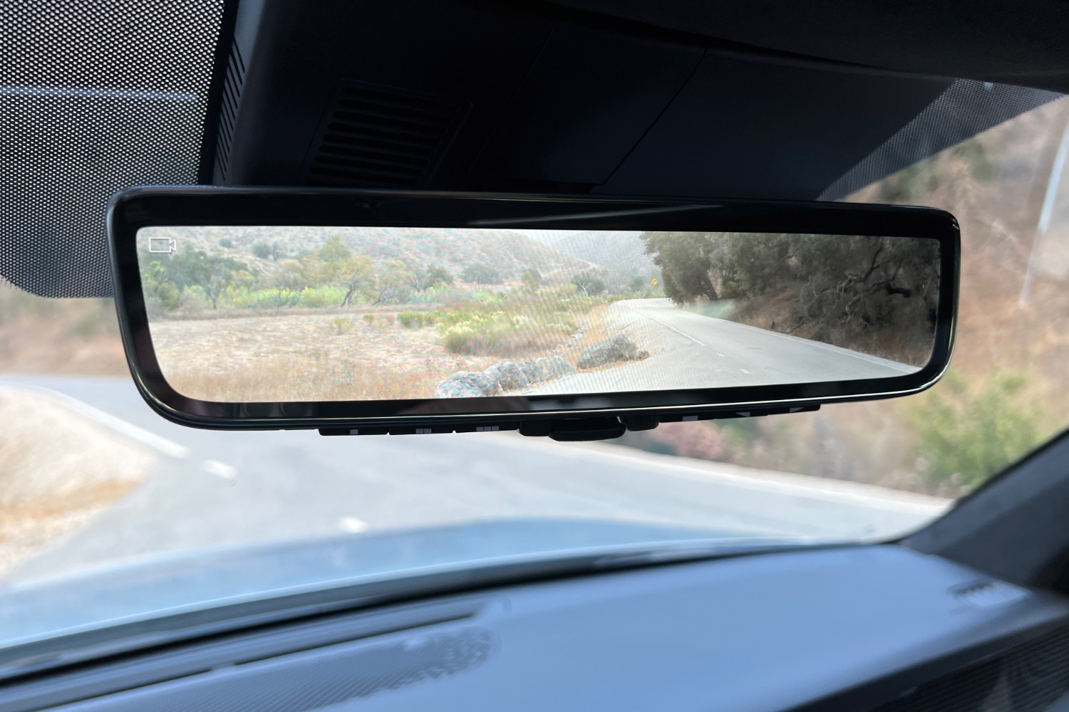 2023 Hyundai Palisade digital rearview mirror