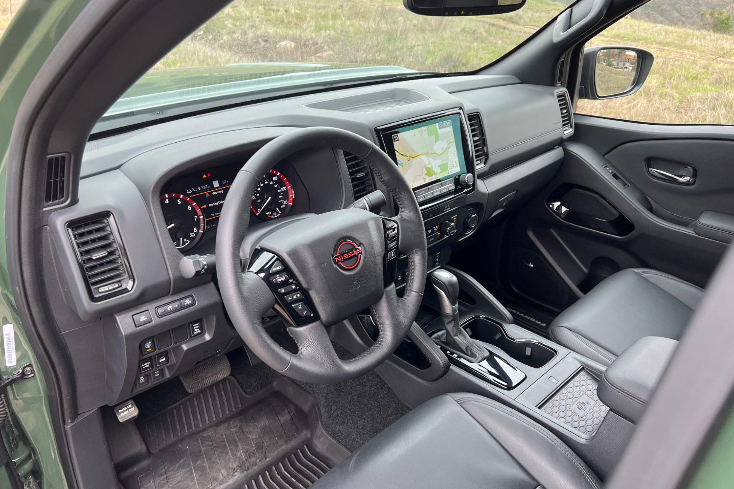2022 Nissan Frontier Pro-4X interior, dashboard