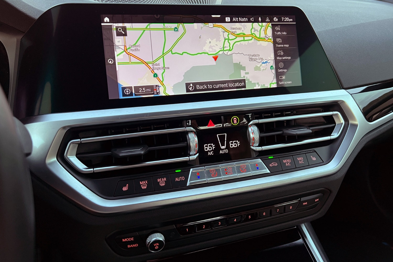 2022 BMW 2 Series Coupe infotainment system
