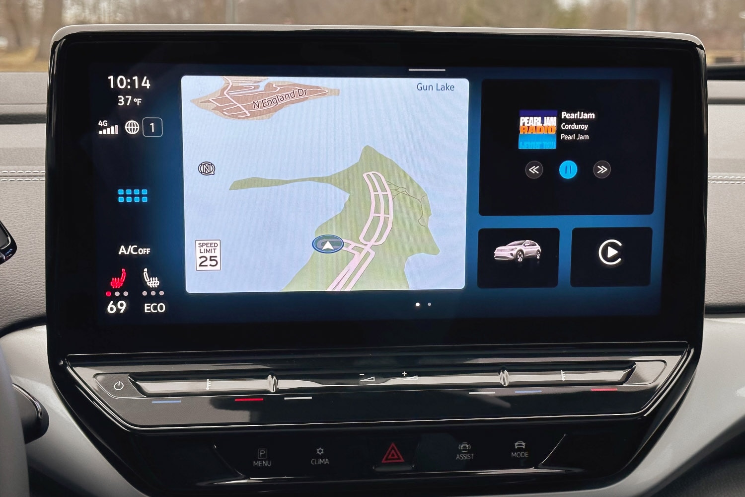 2023 Volkswagen ID.4 AWD navigation system