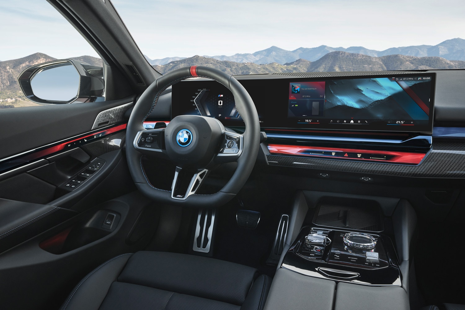 Dashboard and steering wheel of BMW i5