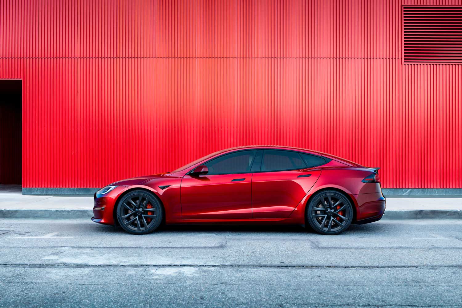  2023 Tesla Model S Red side view