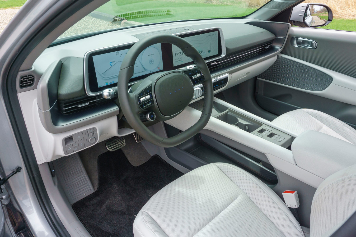 Dashboard and steering wheel of a 2023 Hyundai Ioniq 6.