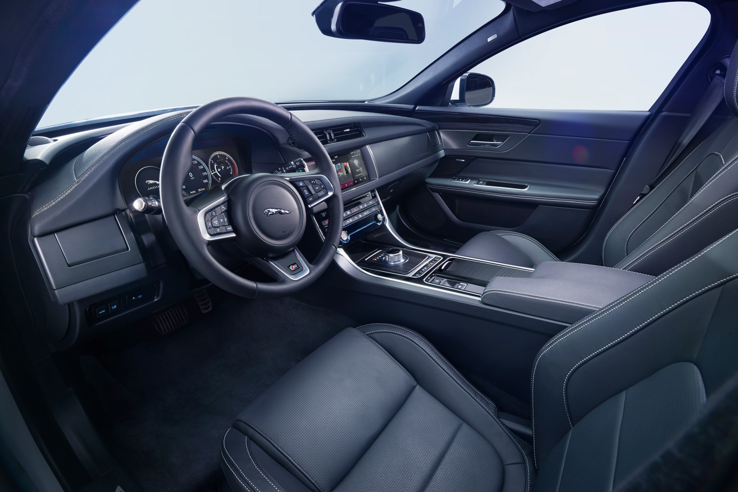Jaguar XF interior with rotary shift dial