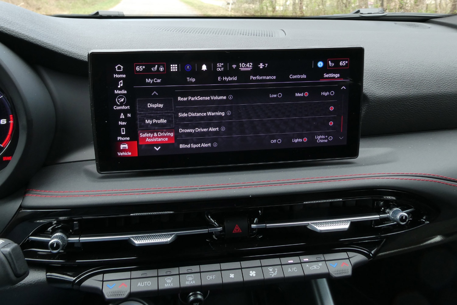 2024 Dodge Hornet R/T infotainment safety feature screen