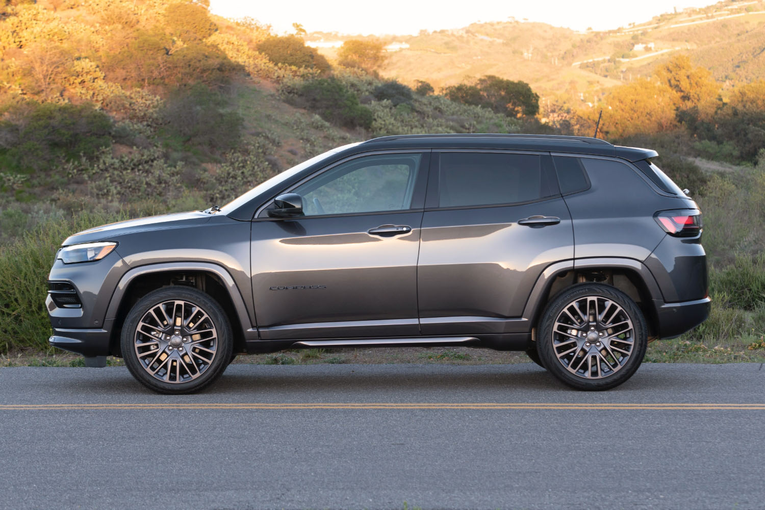 2022 Jeep Compass High Altitude Gray Side View