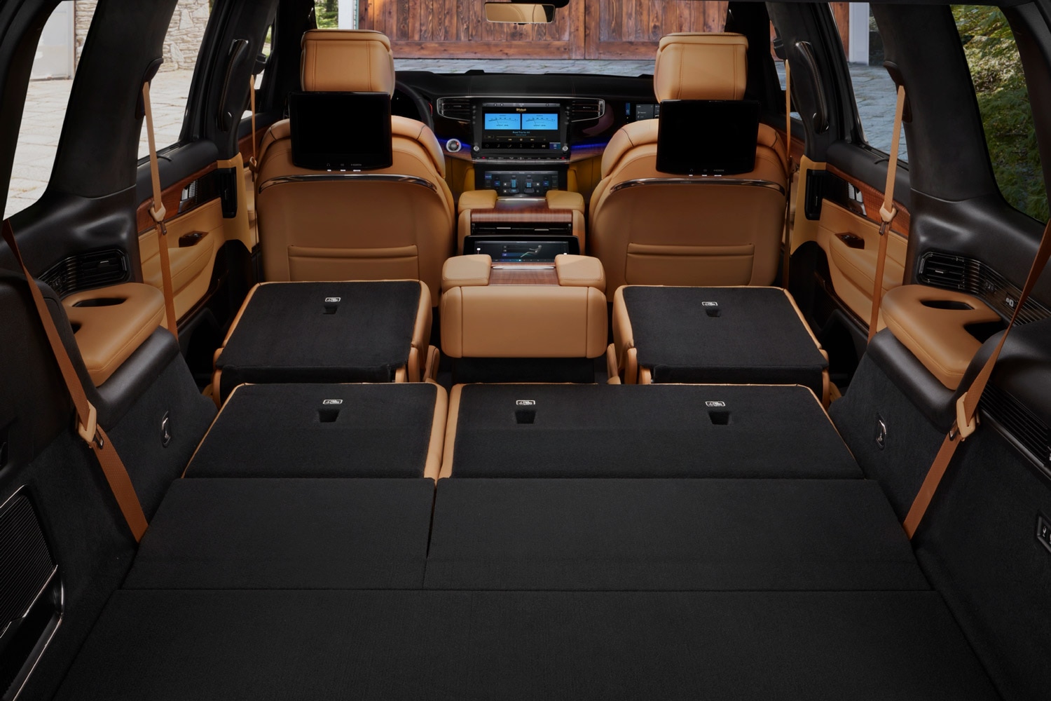 The interior of a 2023 Jeep Grand Wagoneer
