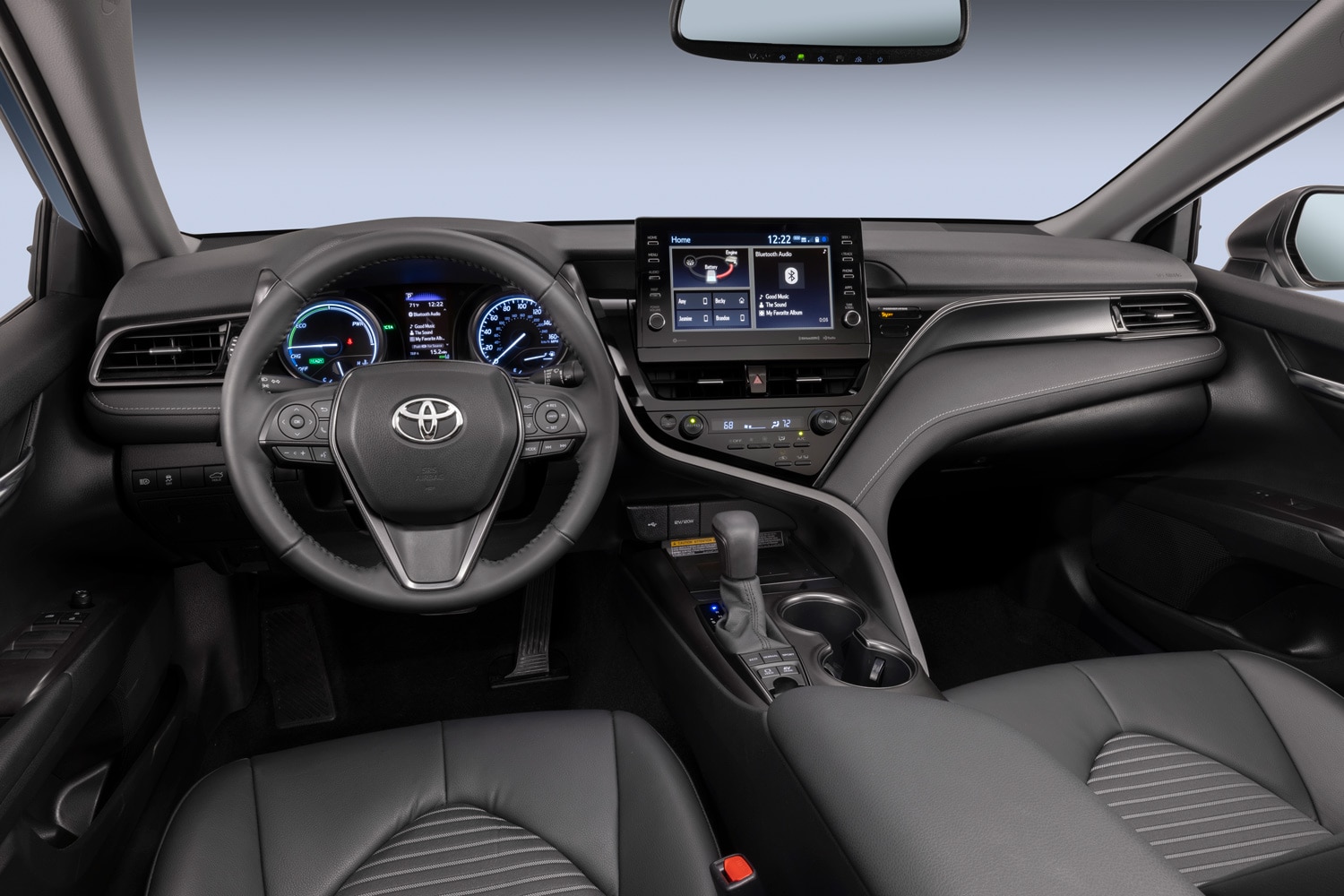 Dashboard and steering wheel of a 2023 Toyota Camry Hybrid