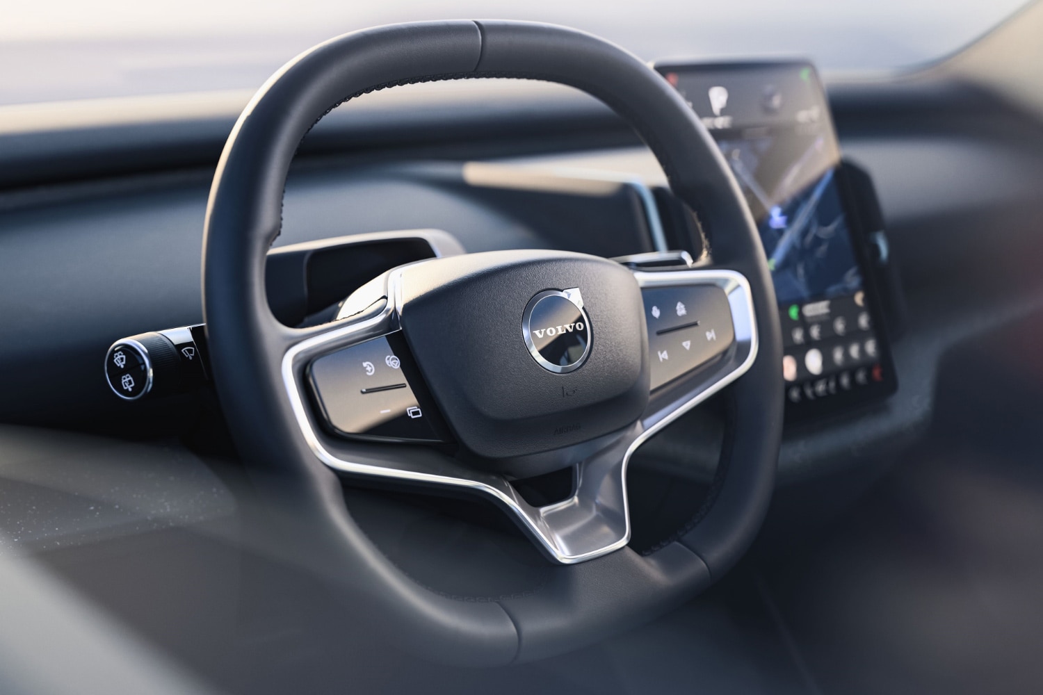 Steering wheel in a 2025 Volvo EX30