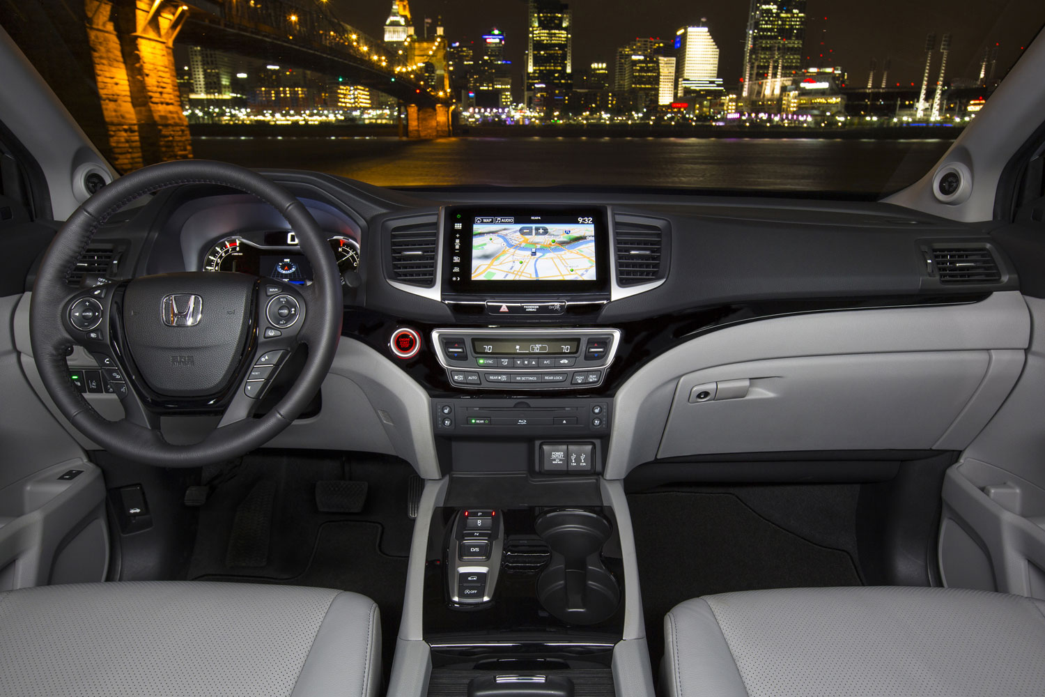 2022 Honda Pilot interior dashboard
