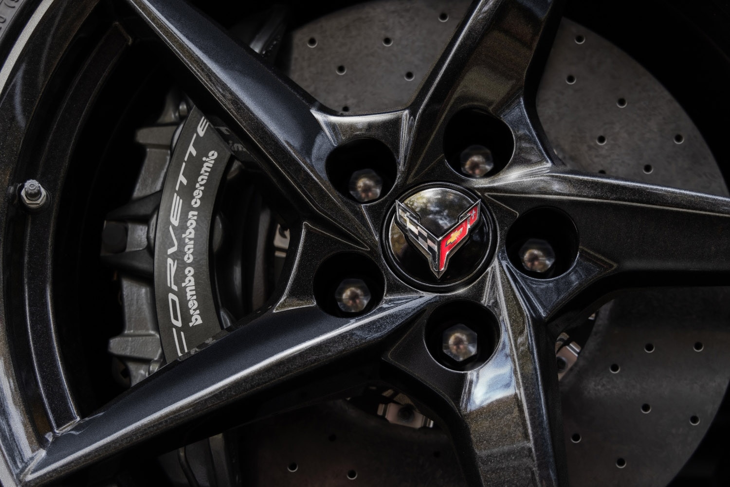 2024 Chevrolet Corvette E-Ray wheel and Brembo carbon-ceramic braking system