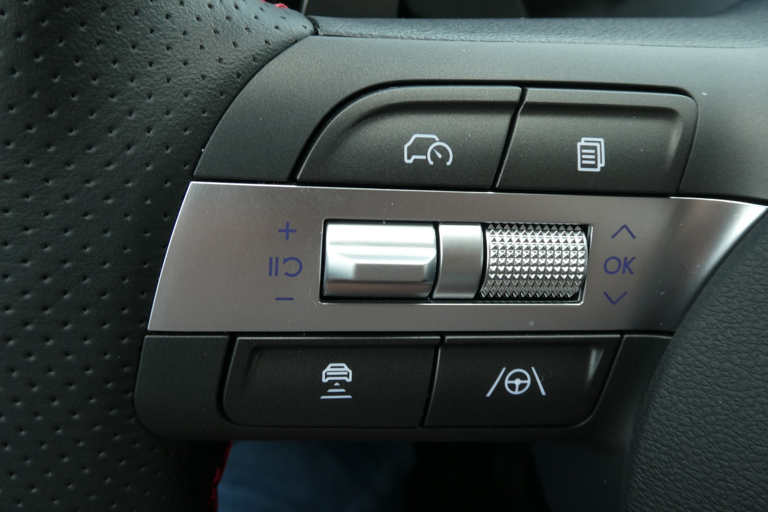Steering-wheel control in a 2024 Hyundai Kona