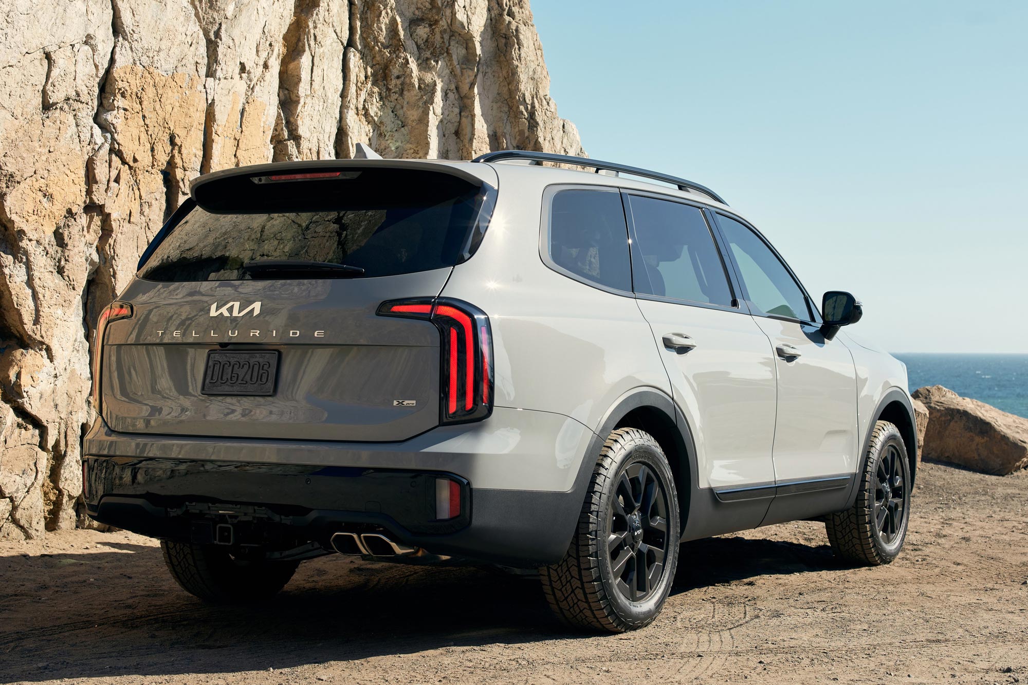 Compared: 2024 Kia Telluride vs. 2024 Nissan Pathfinder | Capital One ...