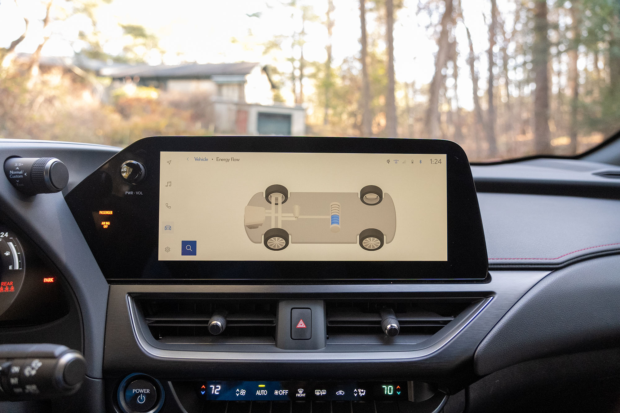 2024 Lexus UX 250h infotainment screen