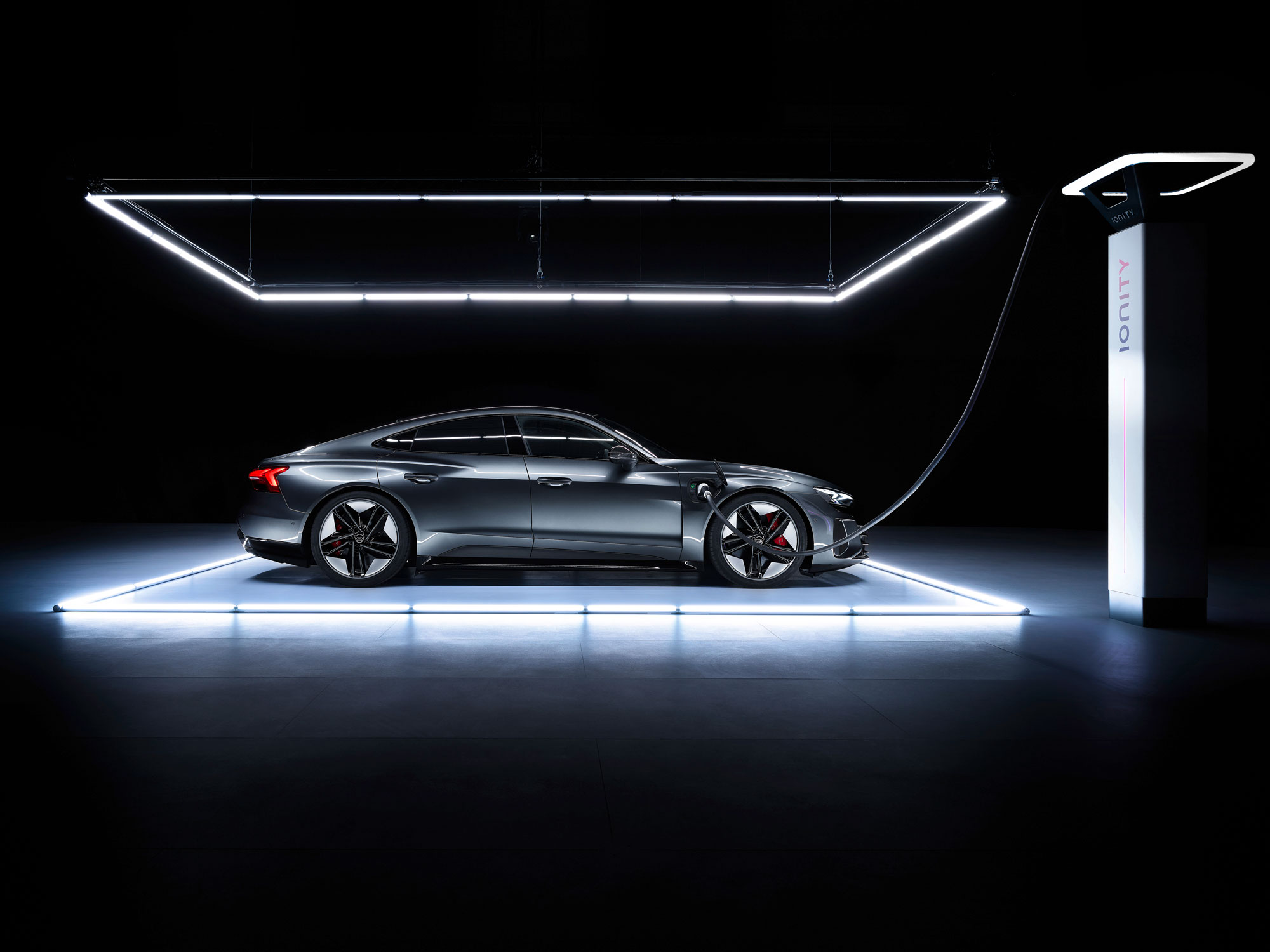 2022 Audi e-tron GT charging port