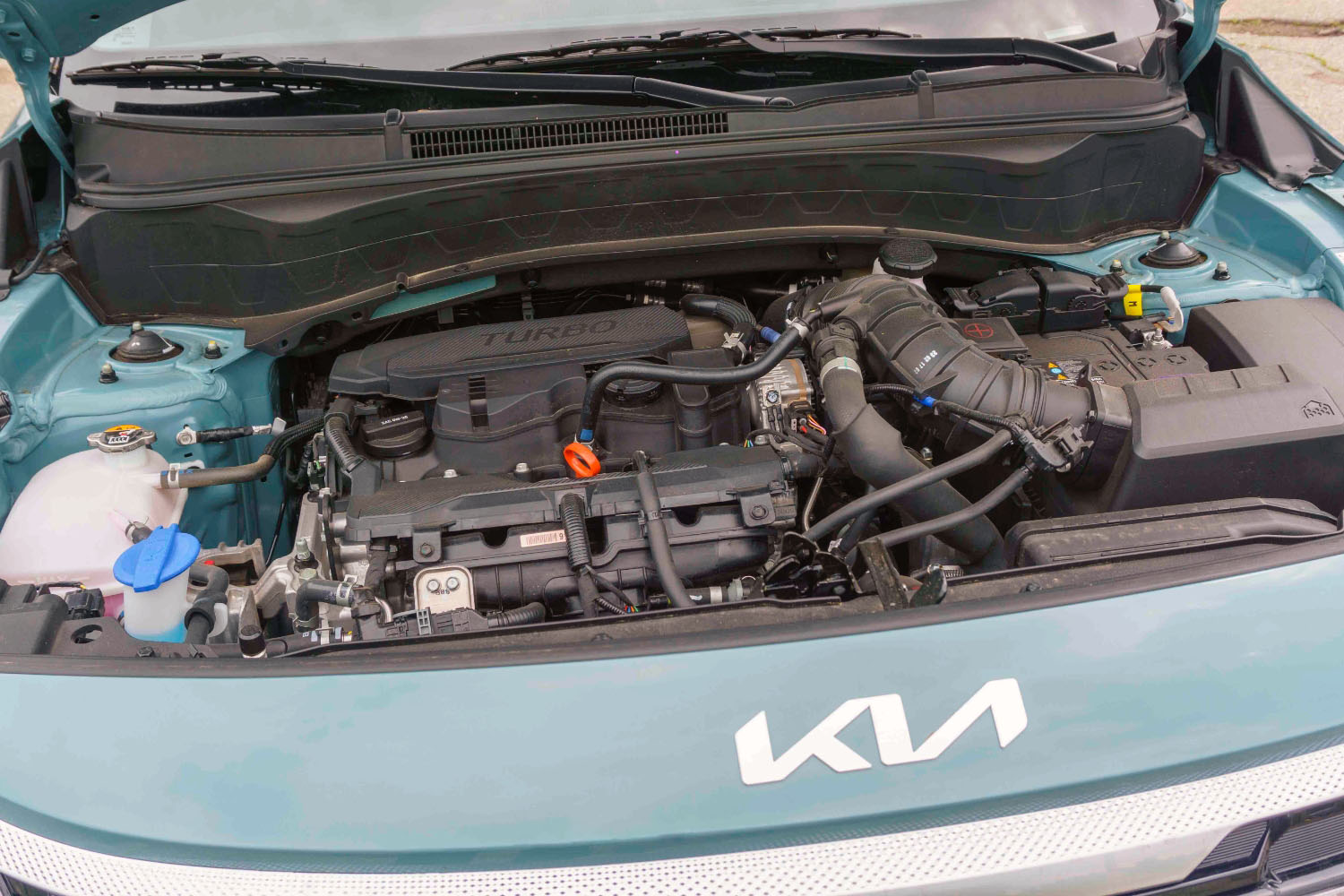 Engine bay of the 2024 Kia Seltos with the 1.6-liter turbo