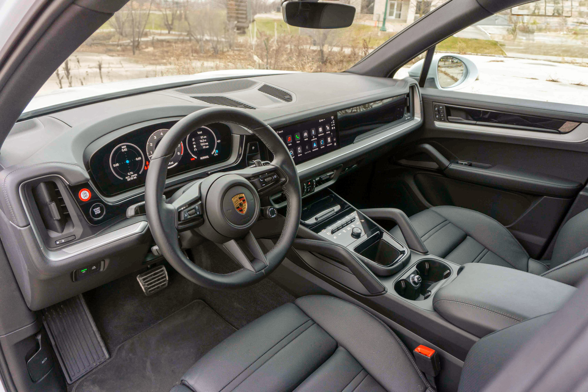  Interior of 2024 Porsche Cayenne