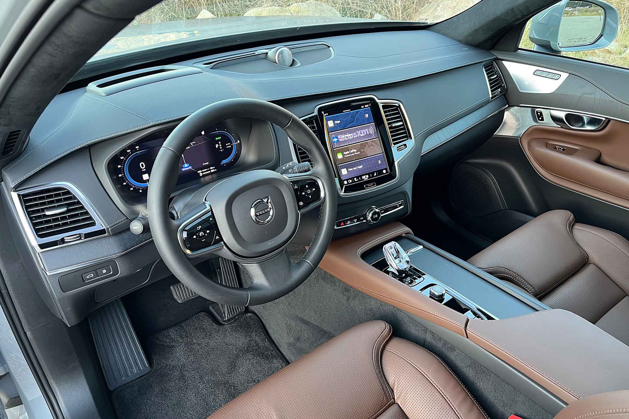 2024 Volvo XC90 Ultimate interior dashboard