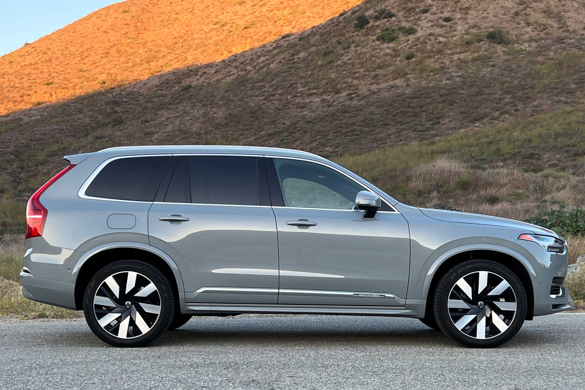 2024 Volvo XC90 Recharge Ultimate gray side view