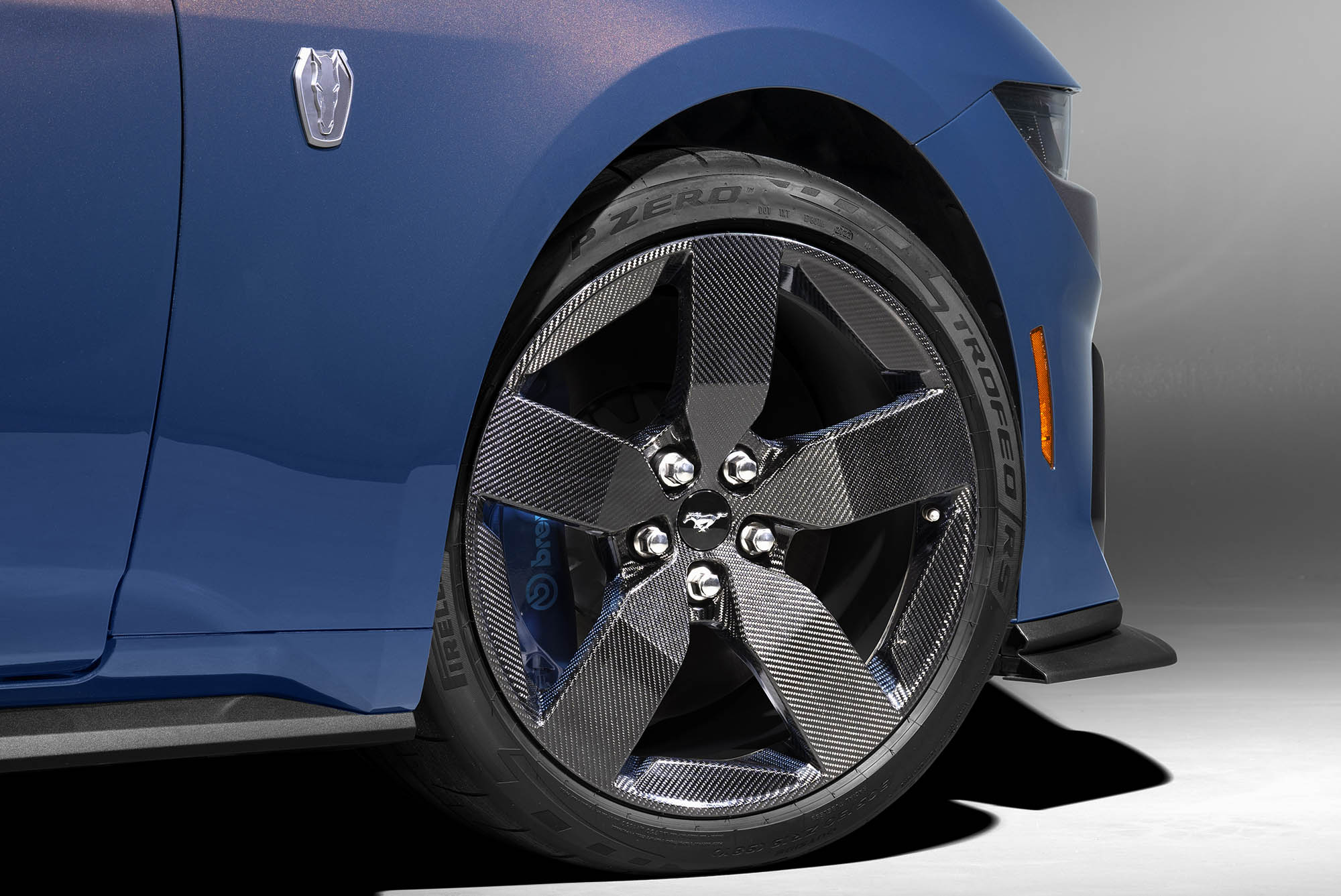 Ford Mustang Dark Horse carbon-fiber wheel
